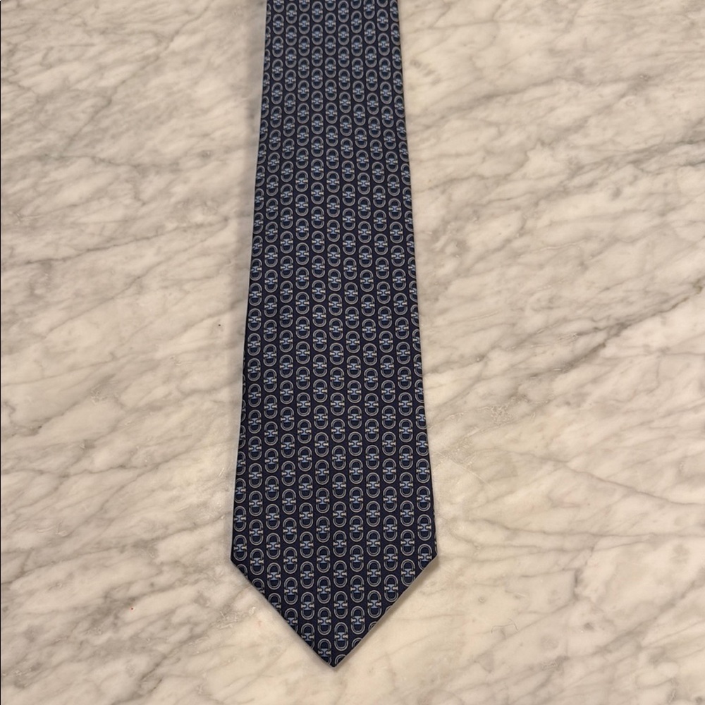 Gucci Navy and Silver Patterned Tie